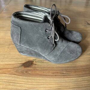 Tom’s suede Wedge Bootie
